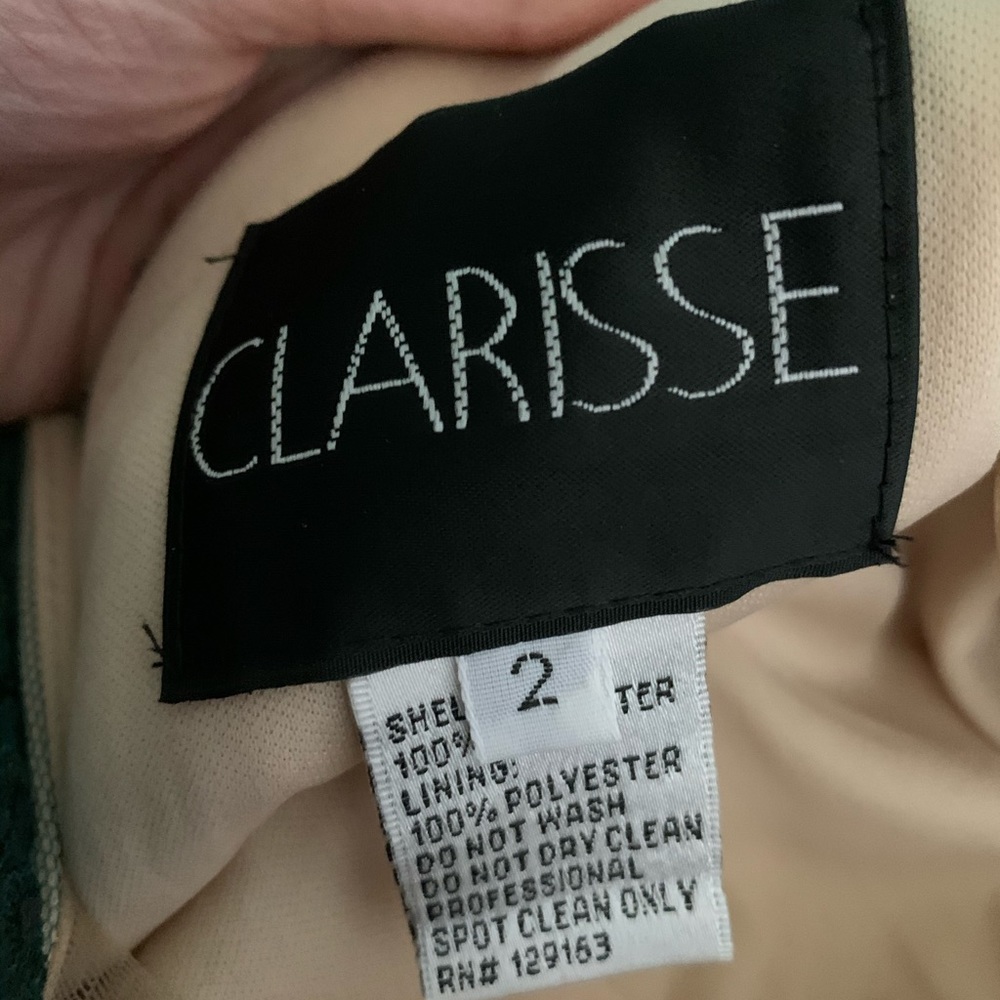 Green dress in great condition. Worn once. Size 2 - Picture 5 of 6